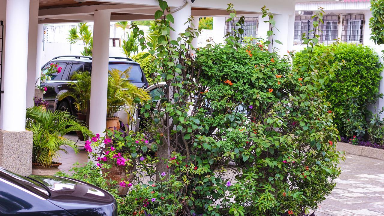 Lavender Lodge Hotel Accra Kültér fotó